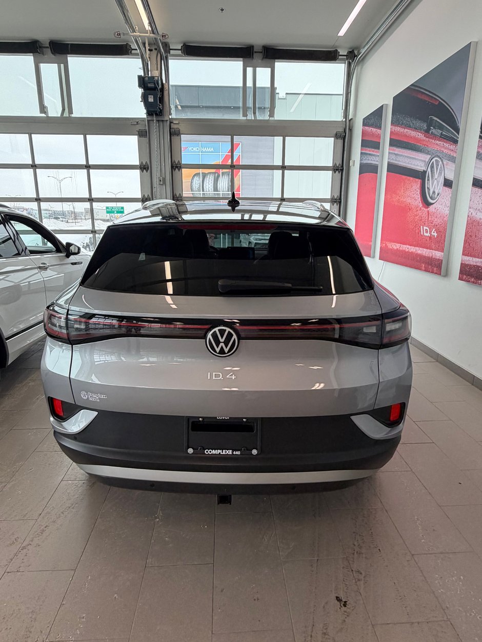 2023 Volkswagen ID.4 Pro-4