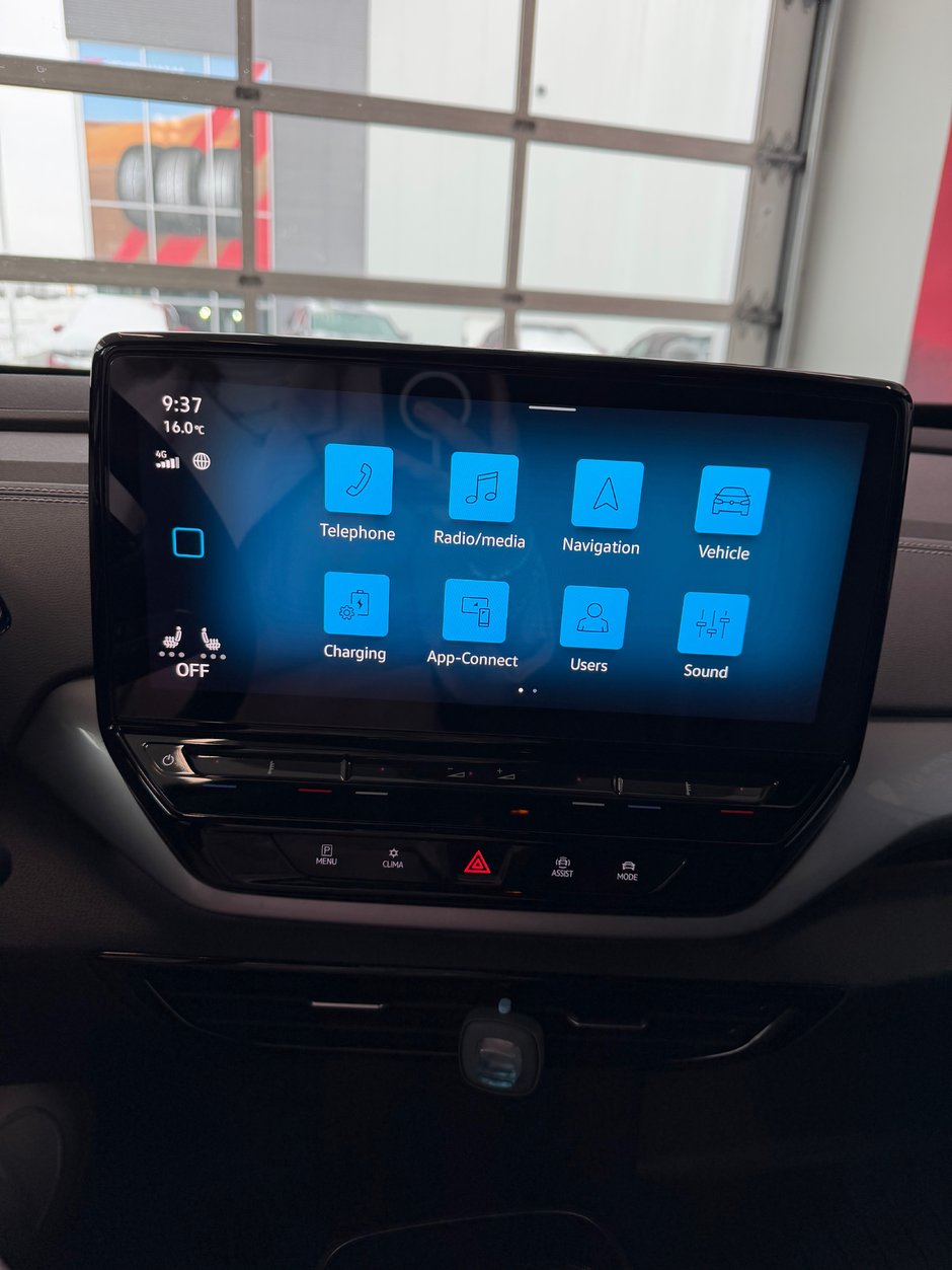 2023 Volkswagen ID.4 Pro-11