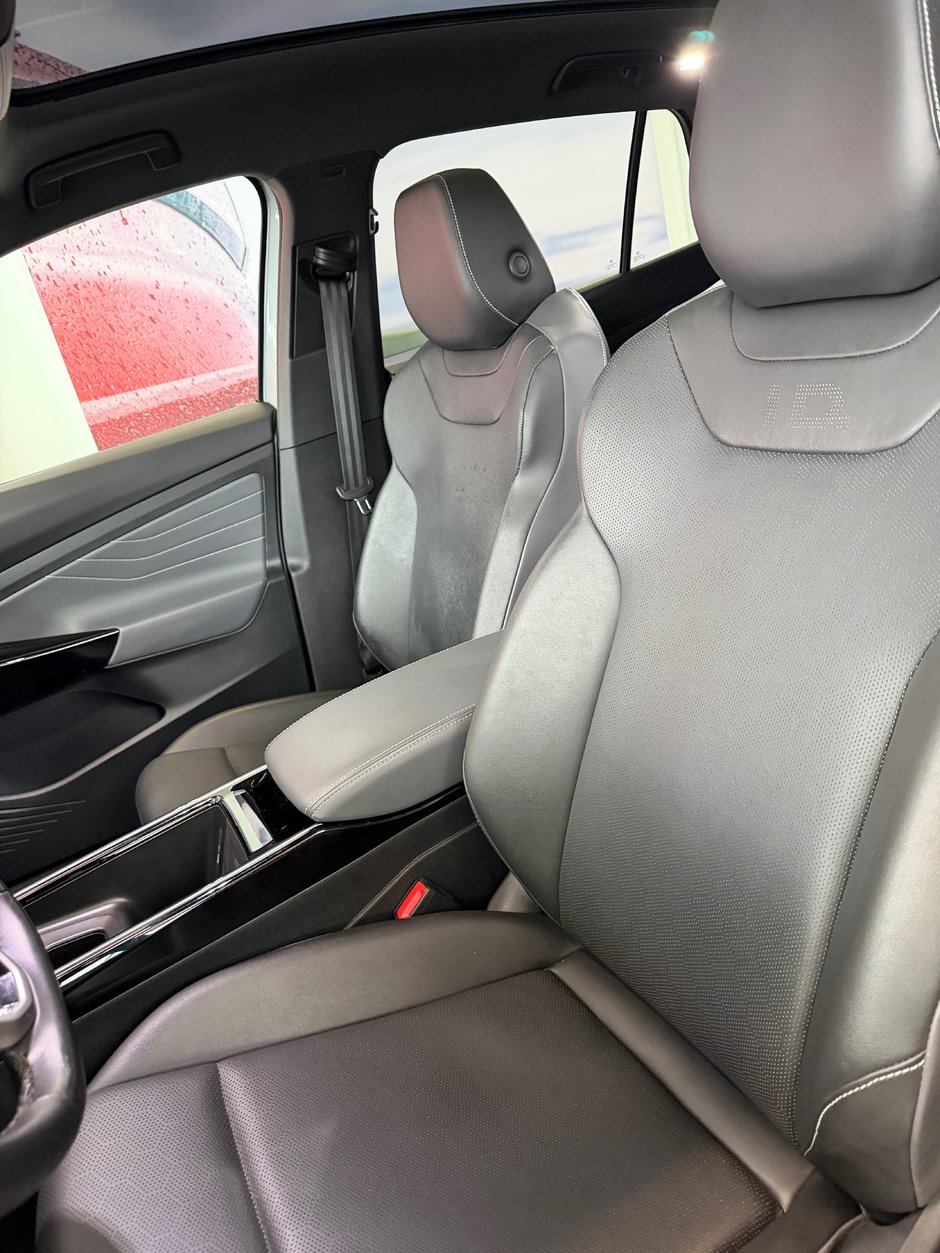 2023 Volkswagen ID.4 Pro-7