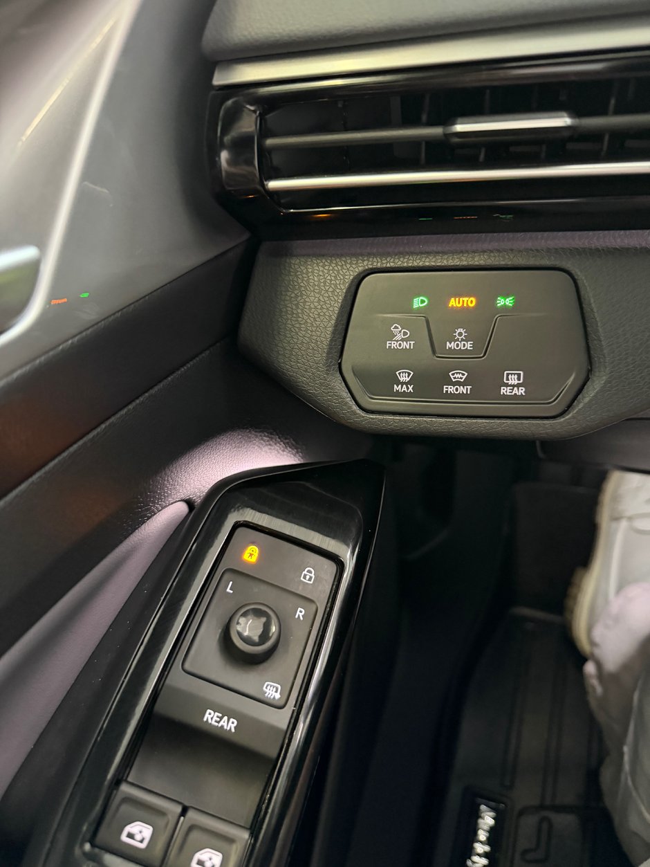 2023 Volkswagen ID.4 Pro-13