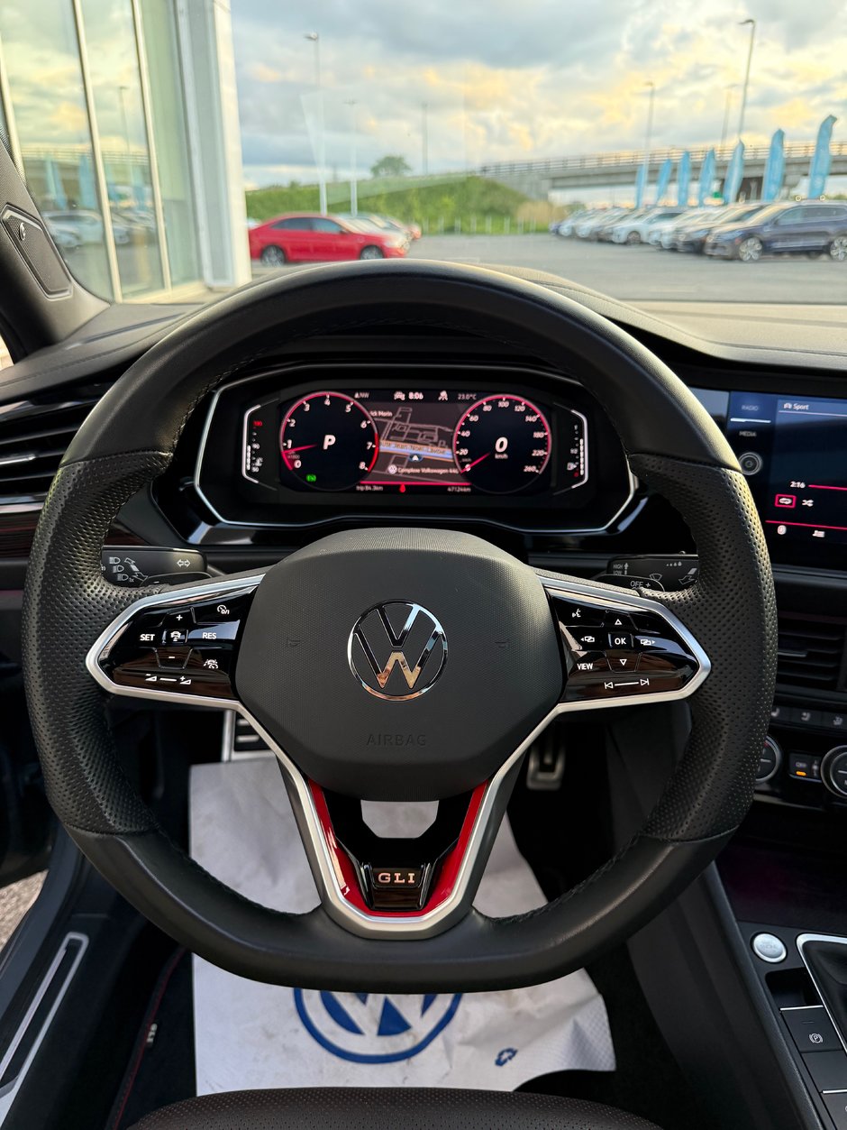 Volkswagen Jetta GLI  2023-9