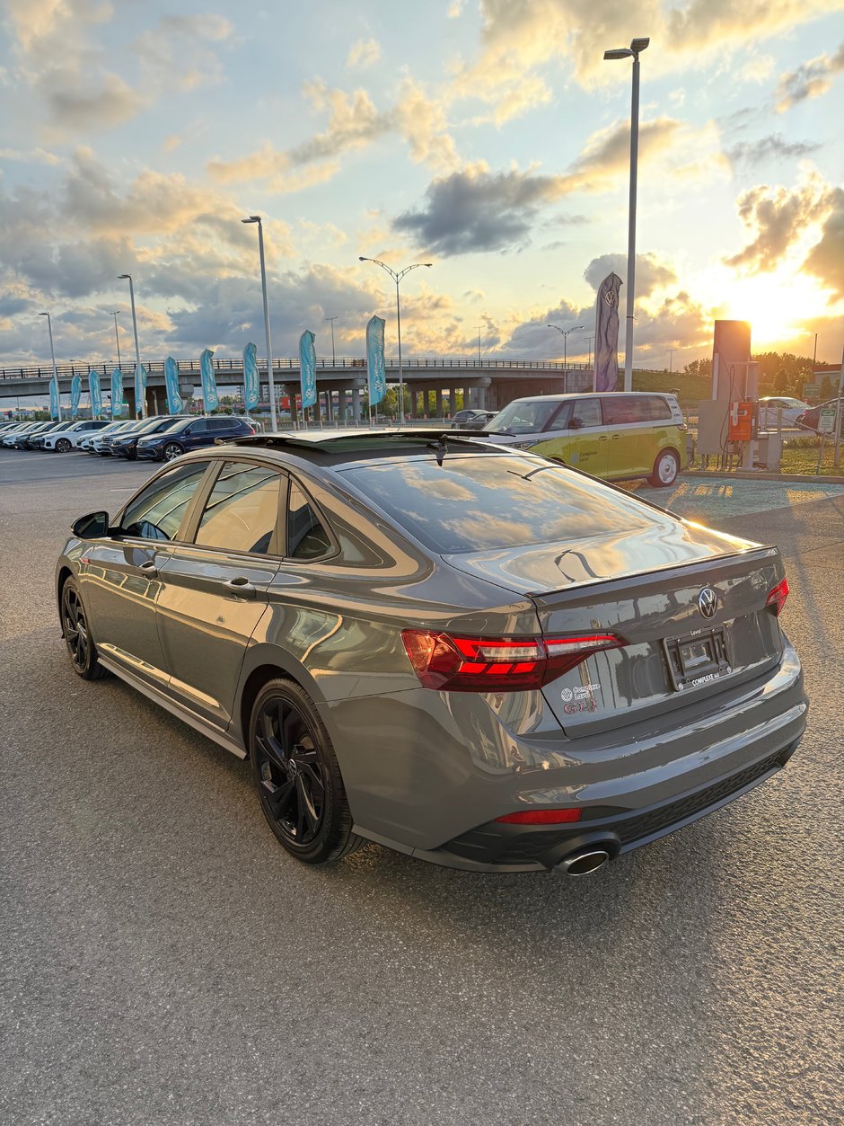 Volkswagen Jetta GLI  2023-4