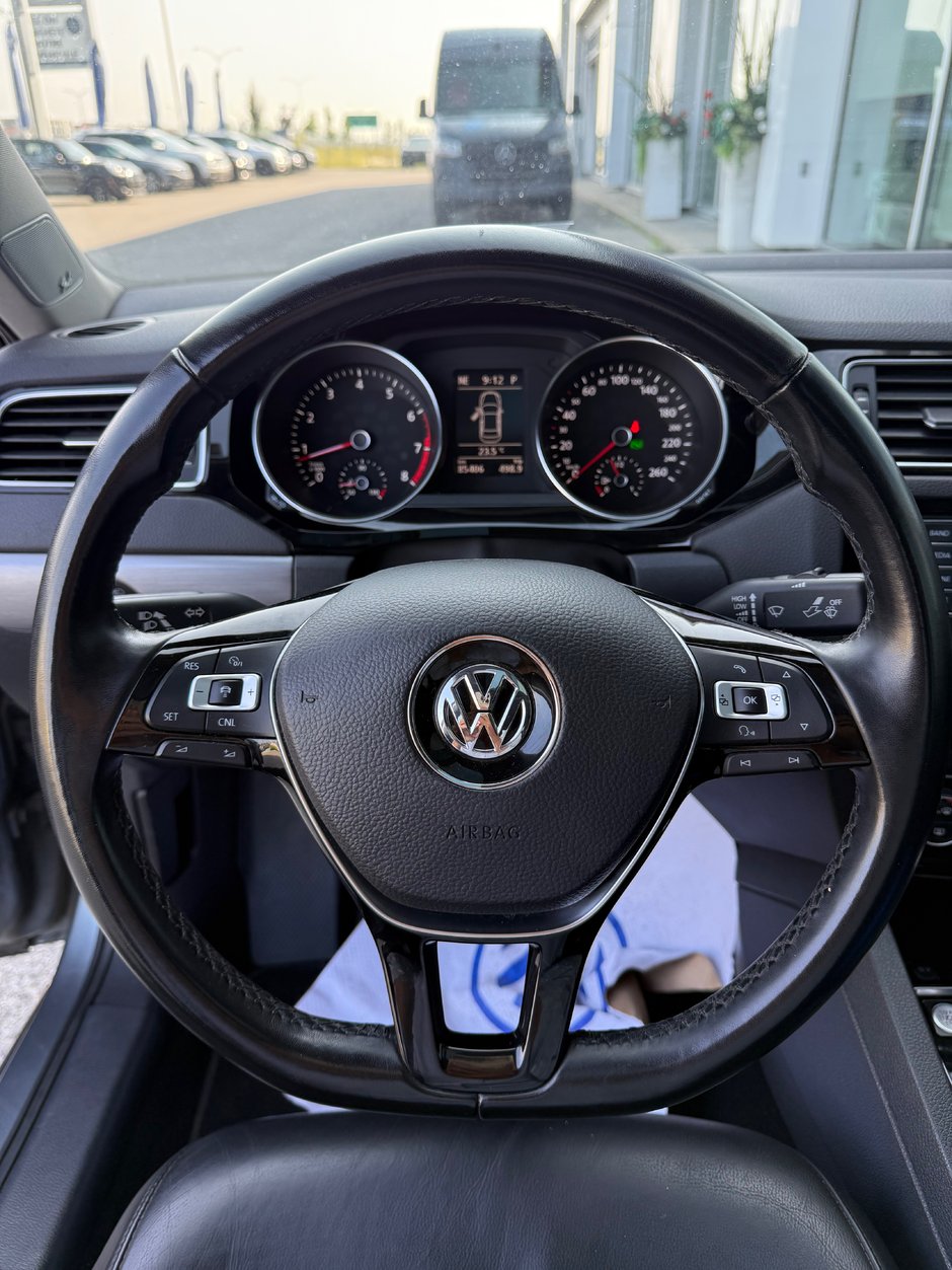 2017 Volkswagen Jetta Sedan Highline-12