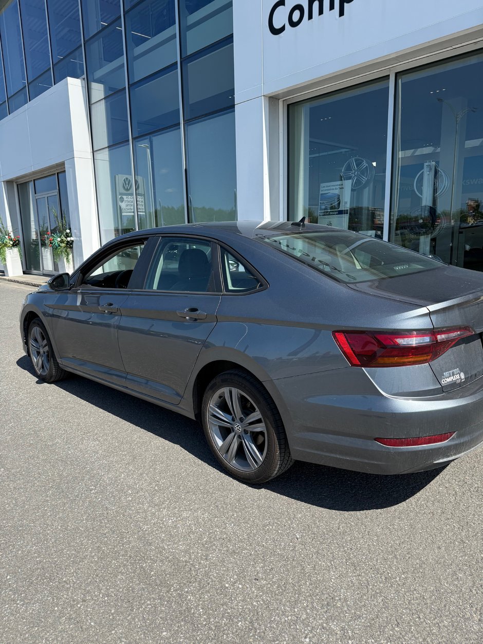 Volkswagen Jetta Highline 2019-1
