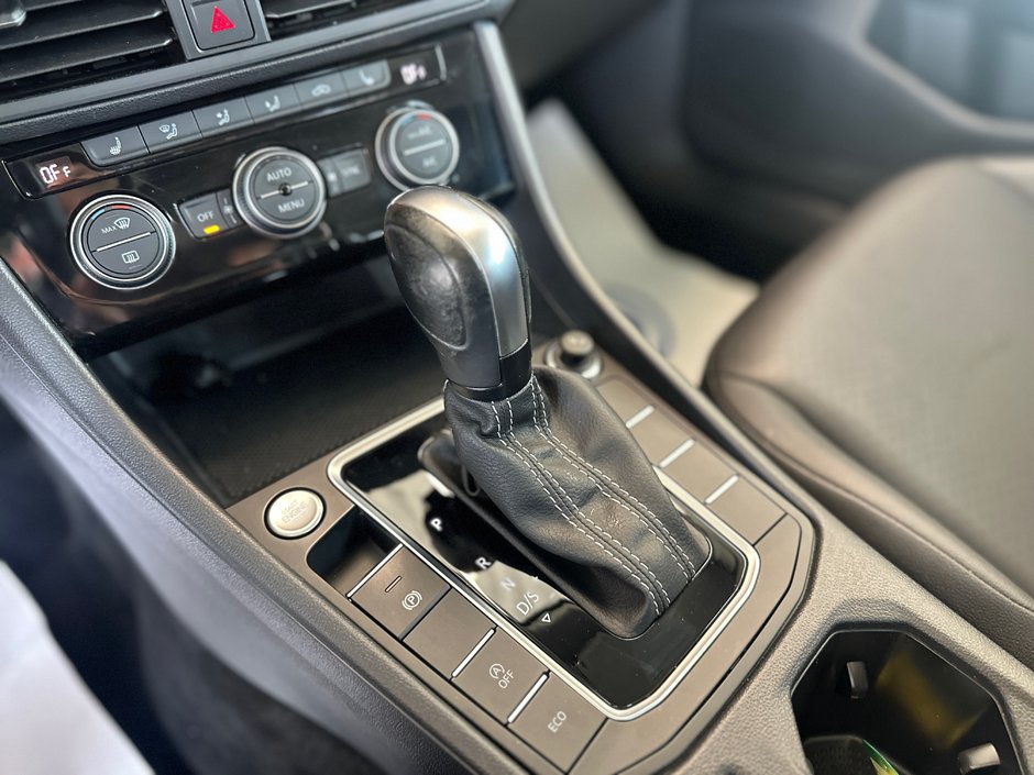 Volkswagen Jetta Highline 2021-18