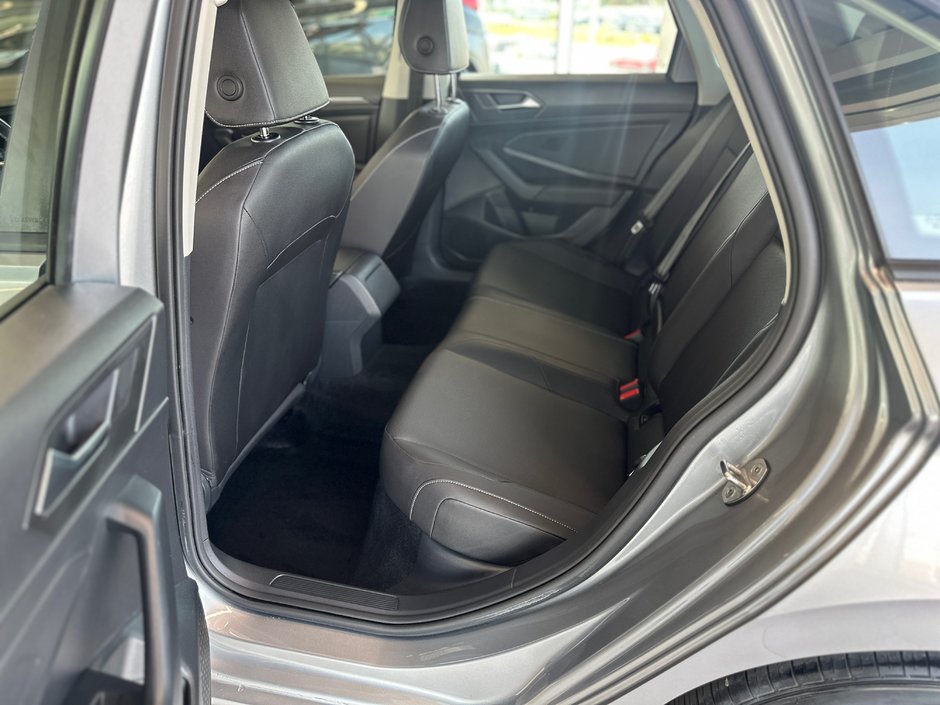 Volkswagen Jetta Highline 2021-8