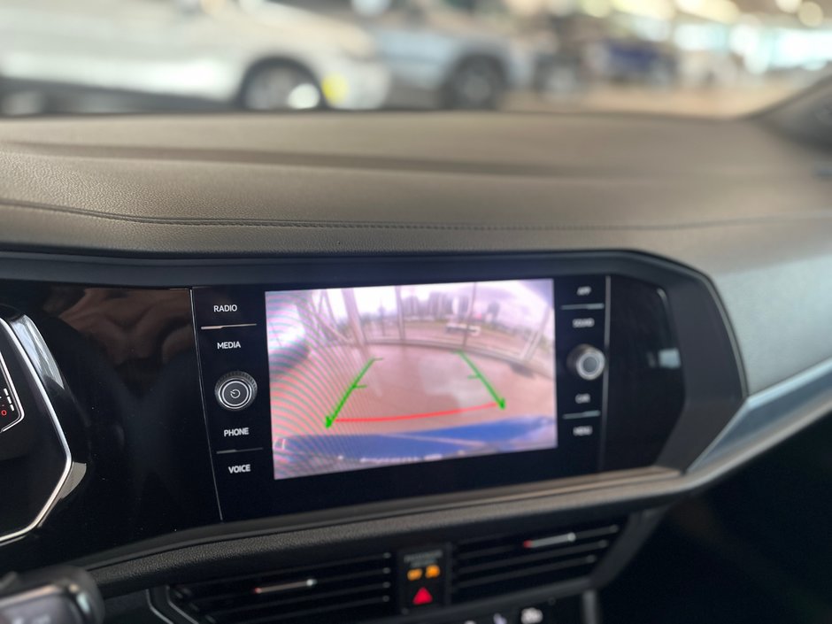 Volkswagen Jetta Comfortline 2022-17