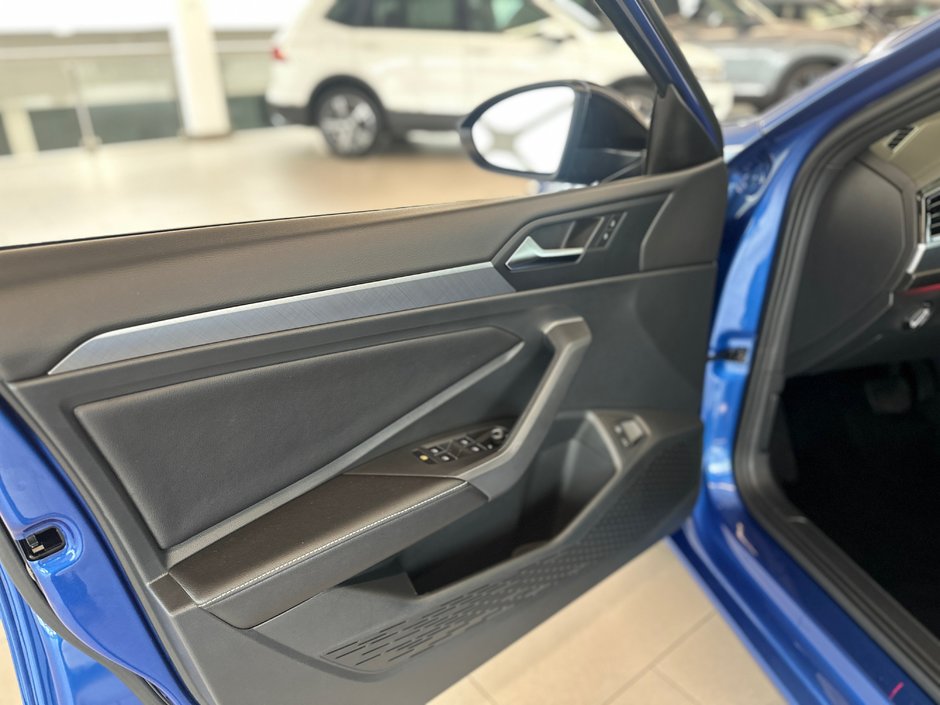 Volkswagen Jetta Comfortline 2022-13