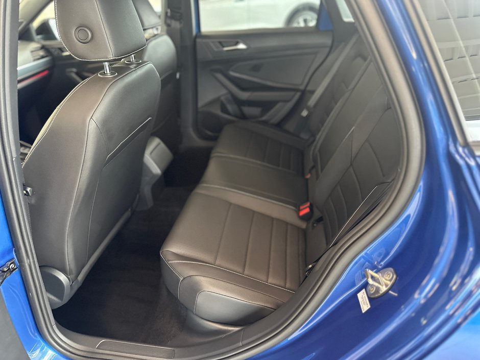 Volkswagen Jetta Comfortline 2022-10