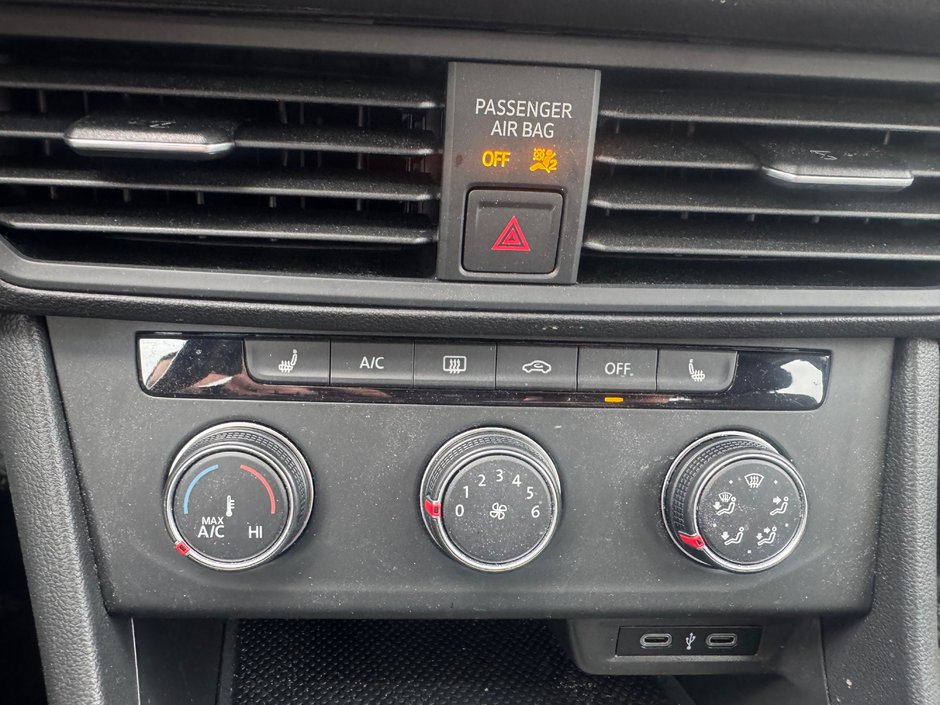 Volkswagen Jetta Trendline 2022-14