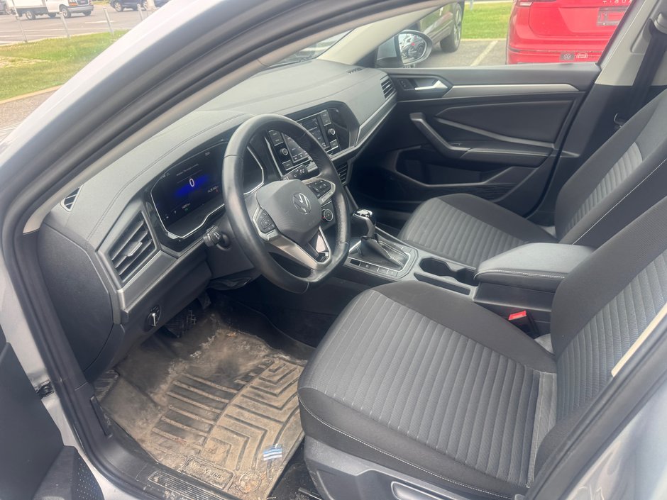 Volkswagen Jetta Trendline 2022-9