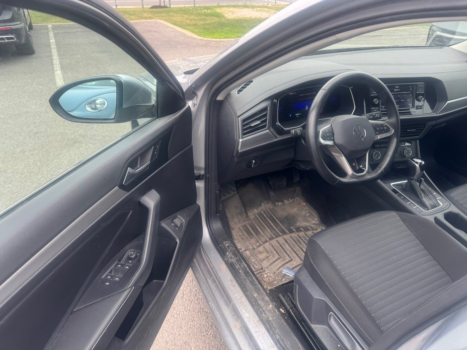 Volkswagen Jetta Trendline 2022-8