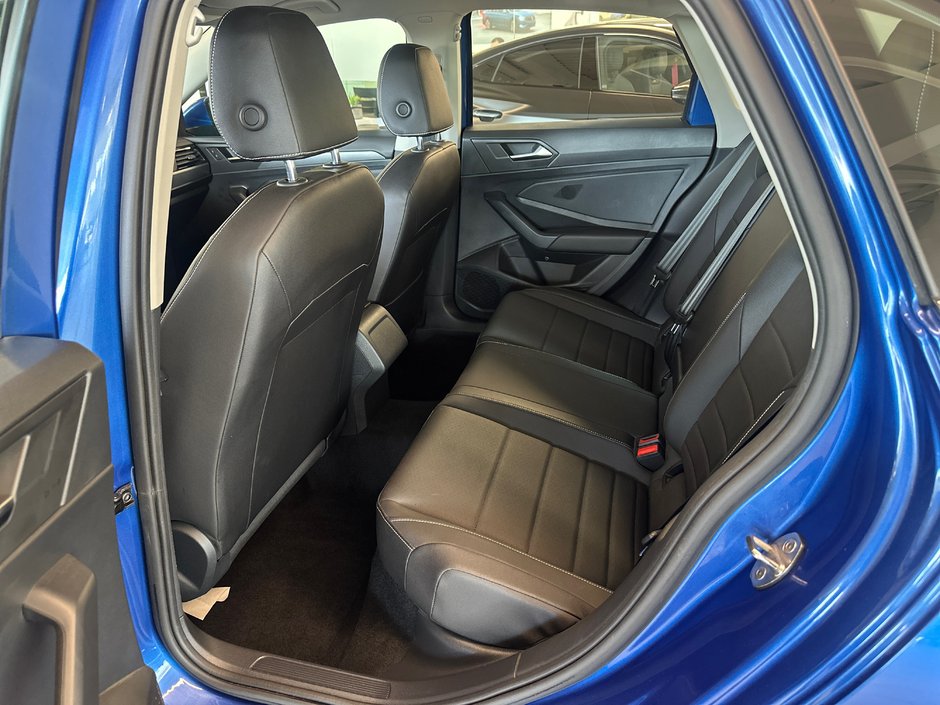 Volkswagen Jetta Comfortline 2023-8