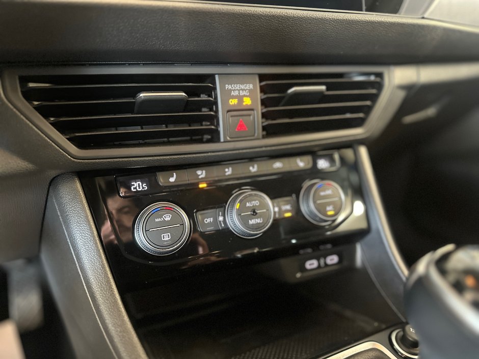 Volkswagen Jetta Comfortline 2023-13