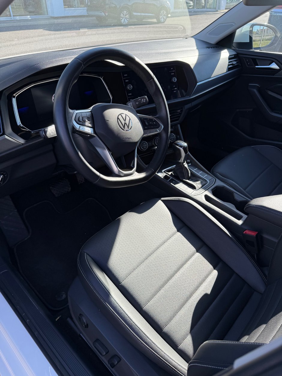 Volkswagen Jetta Comfortline 2023-2