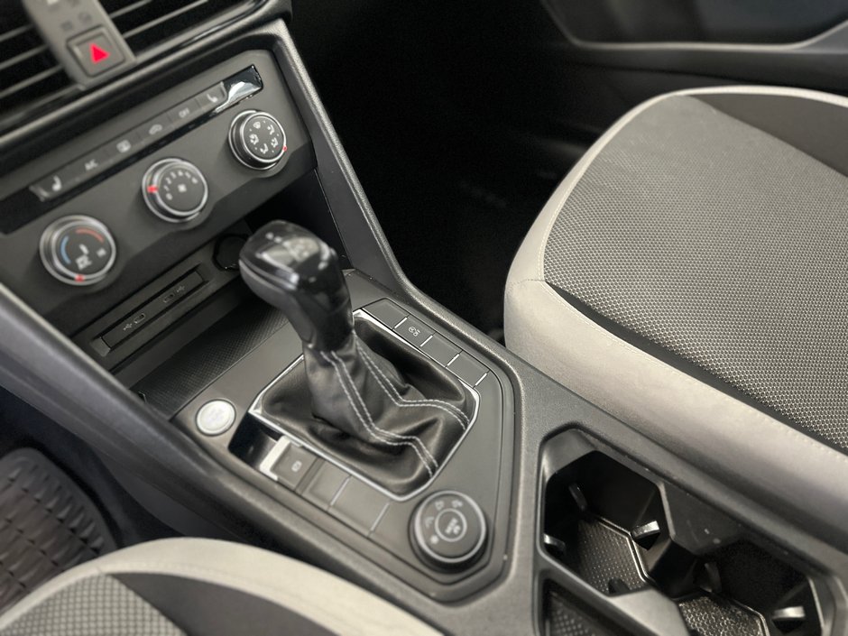 Volkswagen Taos Trendline 2022-16