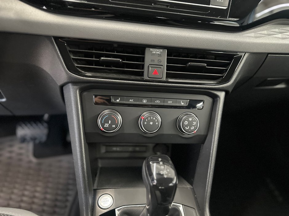 Volkswagen Taos Trendline 2022-15