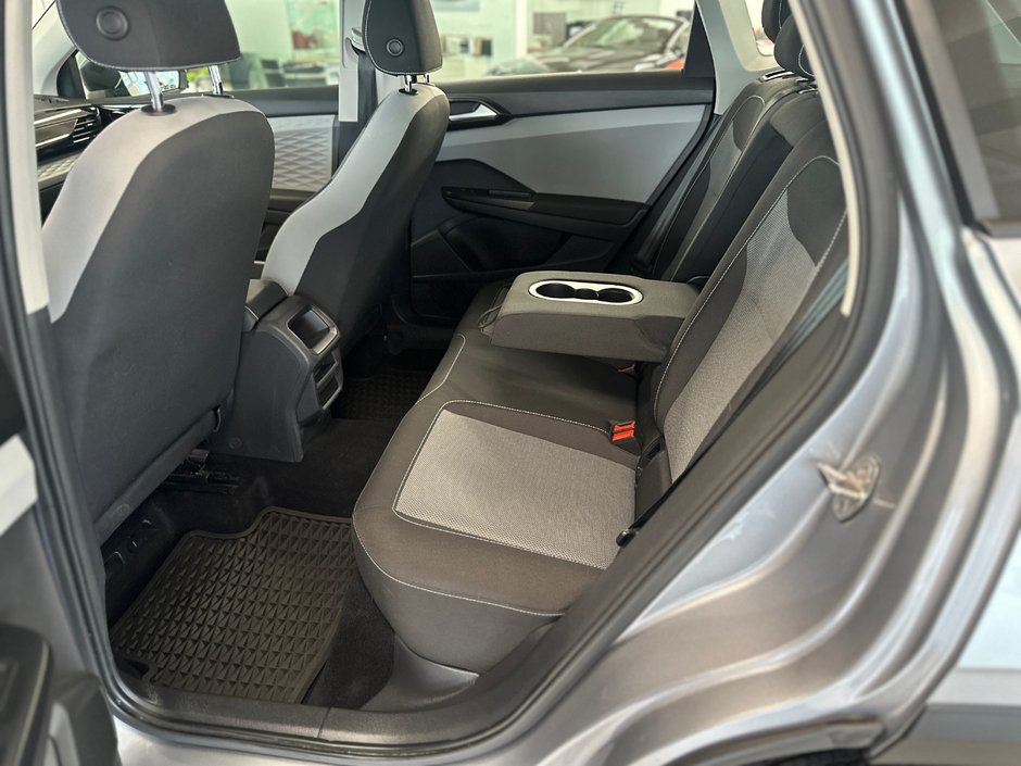 Volkswagen Taos Trendline 2022-9