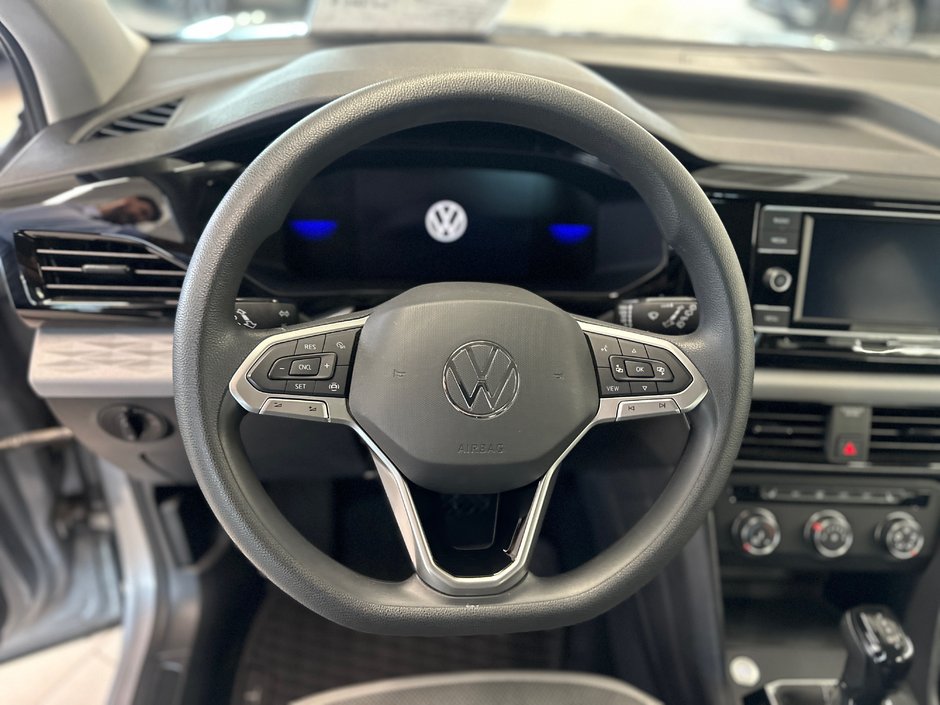 Volkswagen Taos Trendline 2022-18