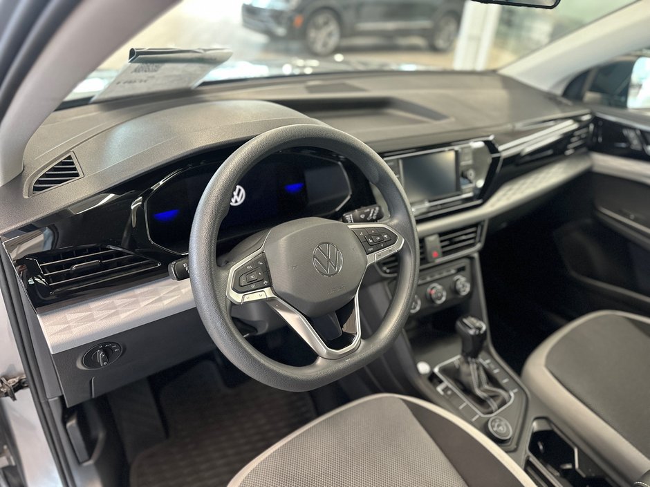 Volkswagen Taos Trendline 2022-17