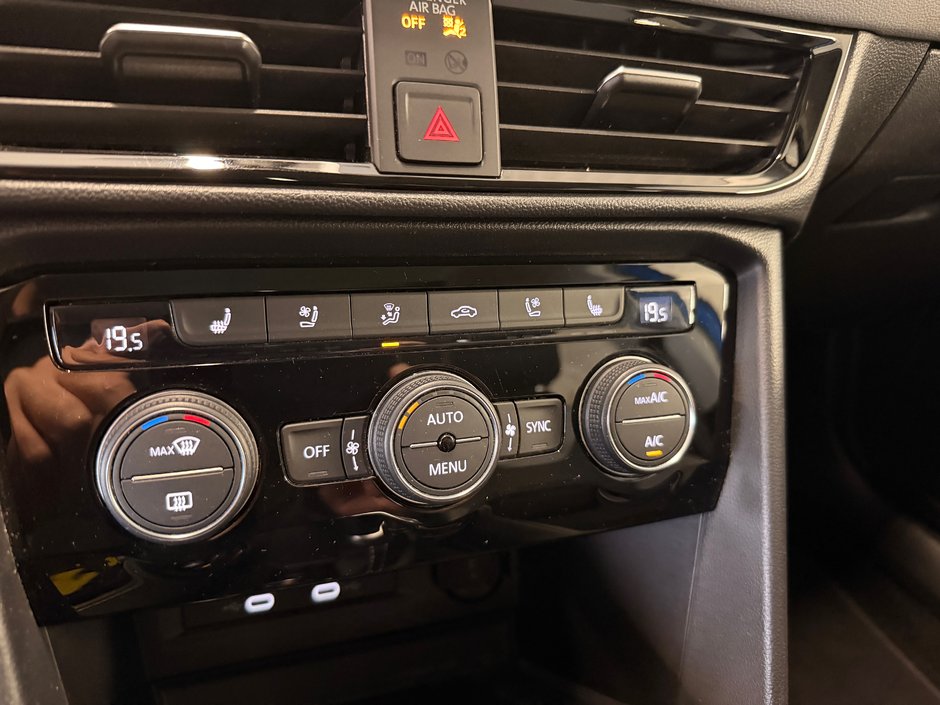 Volkswagen Taos Highline 2022-20