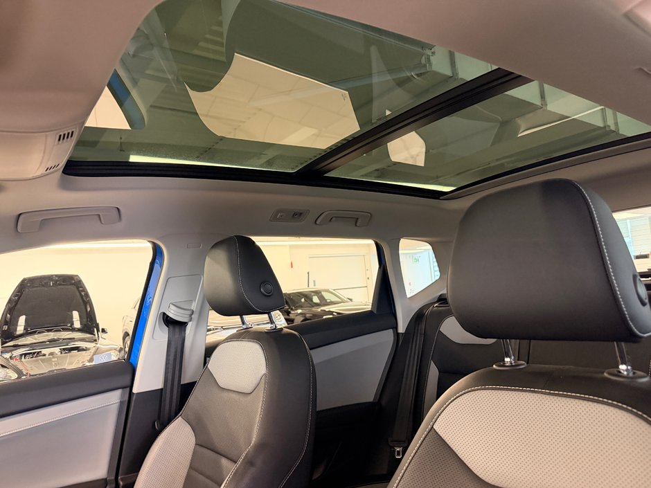 Volkswagen Taos Highline 2022-19