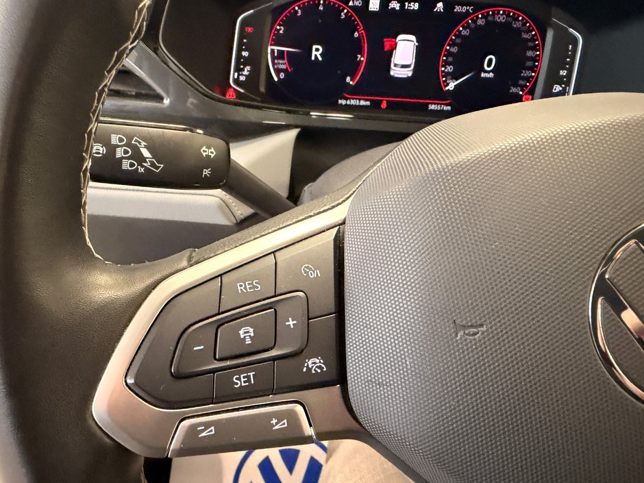 Volkswagen Taos Highline 2022-22