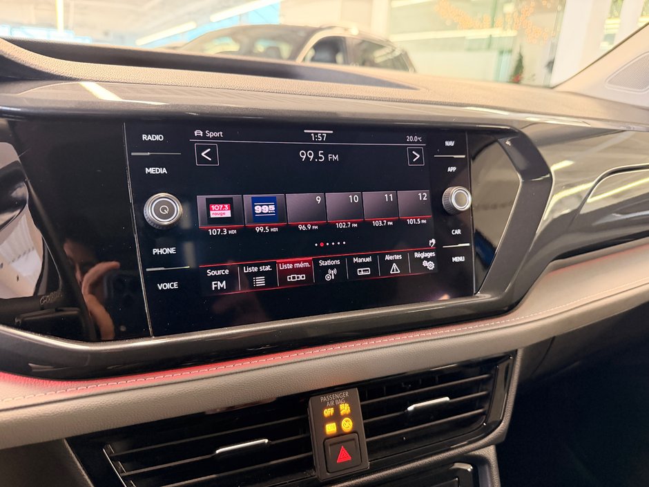 Volkswagen Taos Highline 2022-15