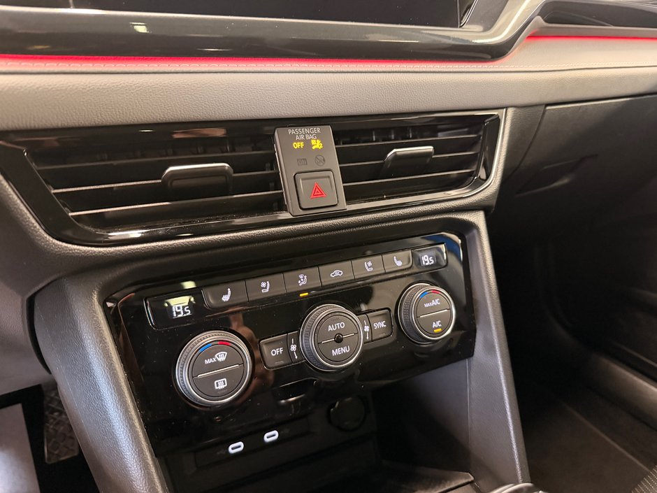 Volkswagen Taos Highline 2022-17