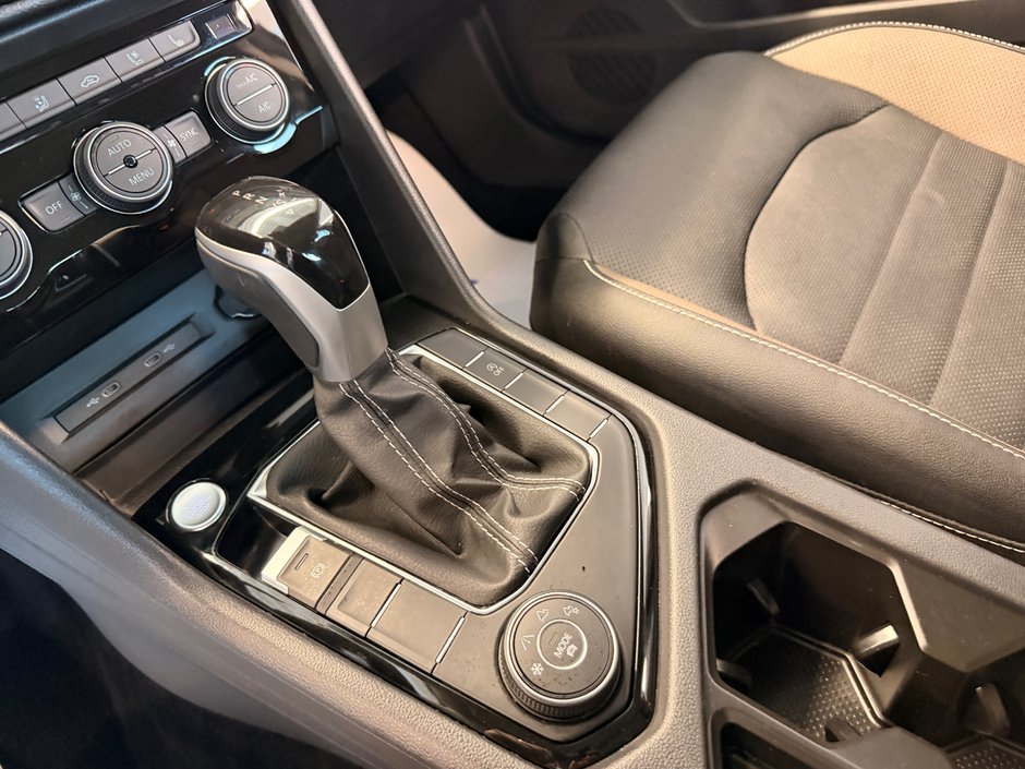 2022 Volkswagen Taos Highline-18