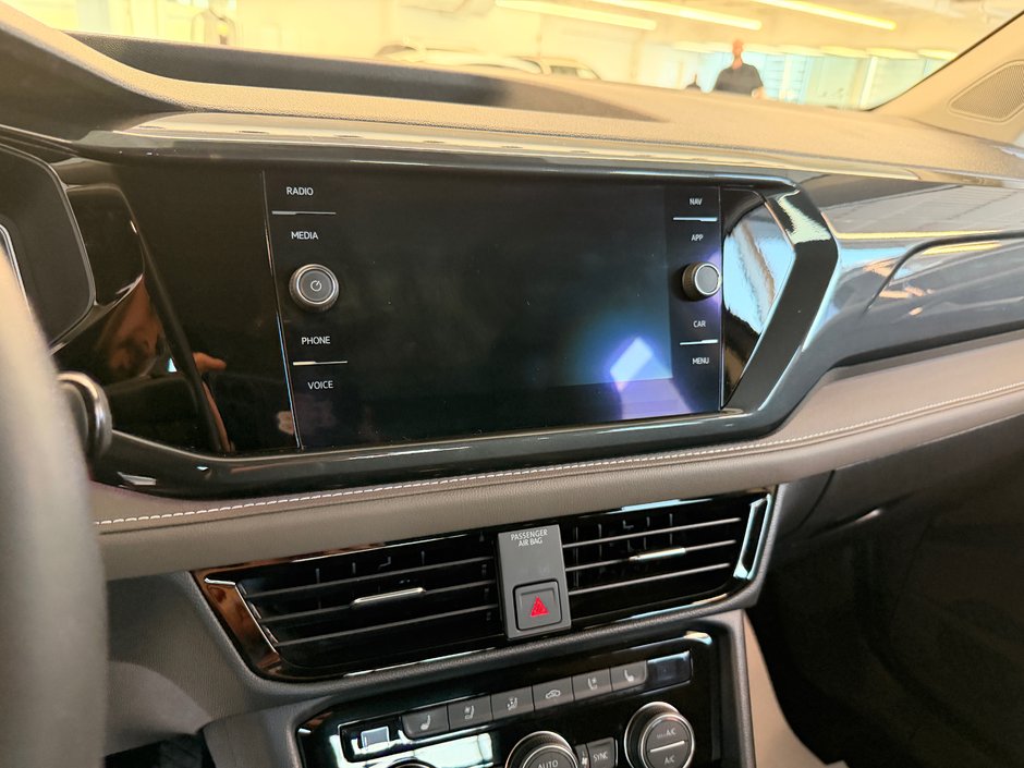 2022 Volkswagen Taos Highline-16