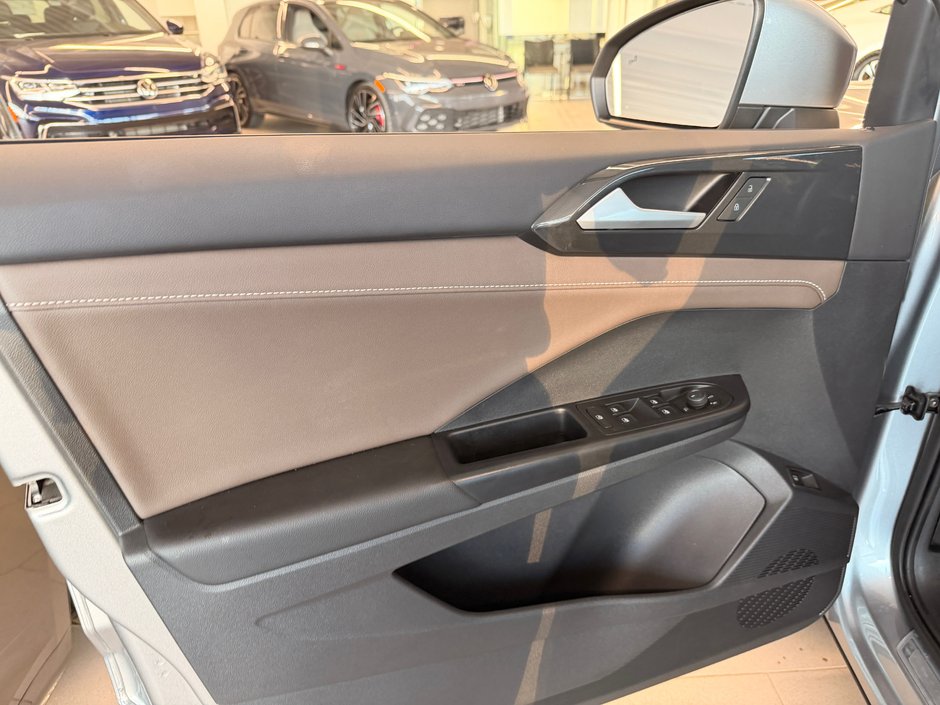 2022 Volkswagen Taos Highline-12