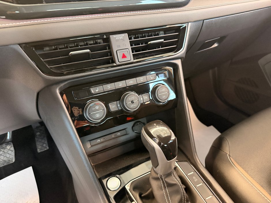 2022 Volkswagen Taos Highline-17