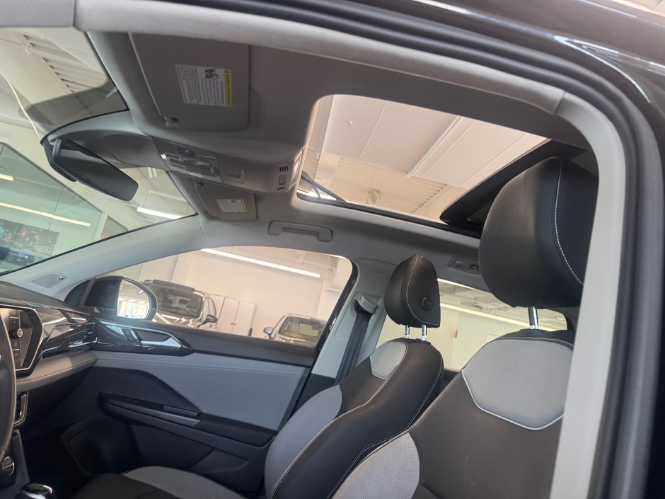 Volkswagen Taos Highline 2023-19