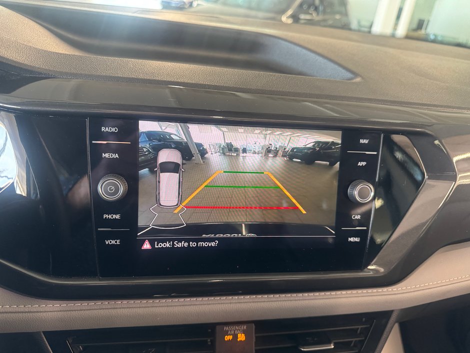 Volkswagen Taos Highline 2023-13