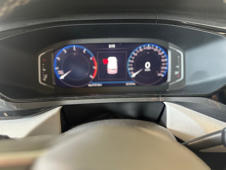 Volkswagen Taos Highline 2023-14