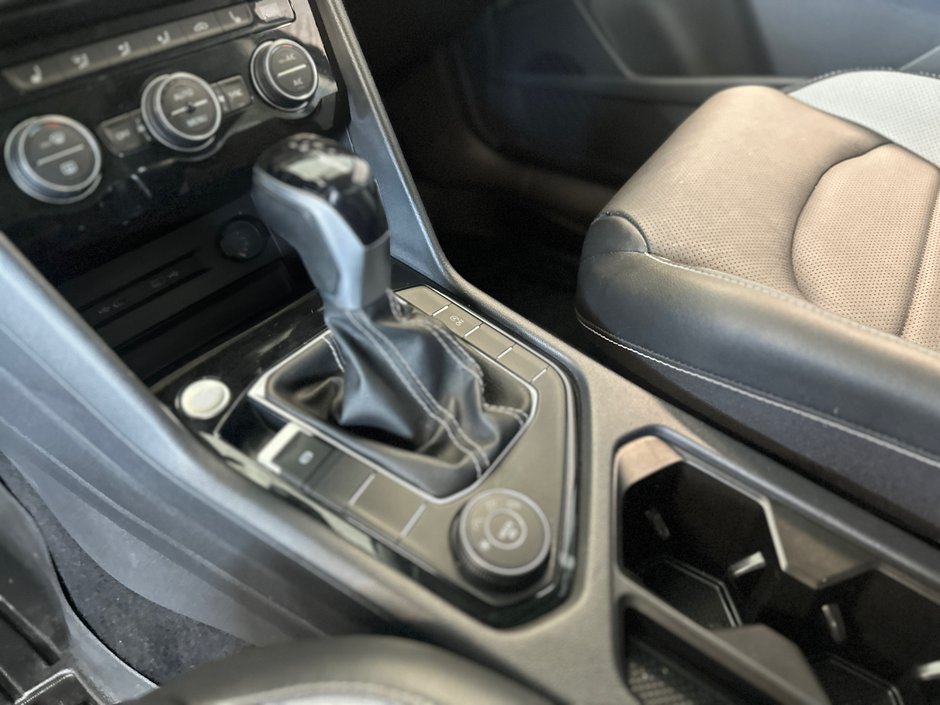 Volkswagen Taos Highline 2023-18