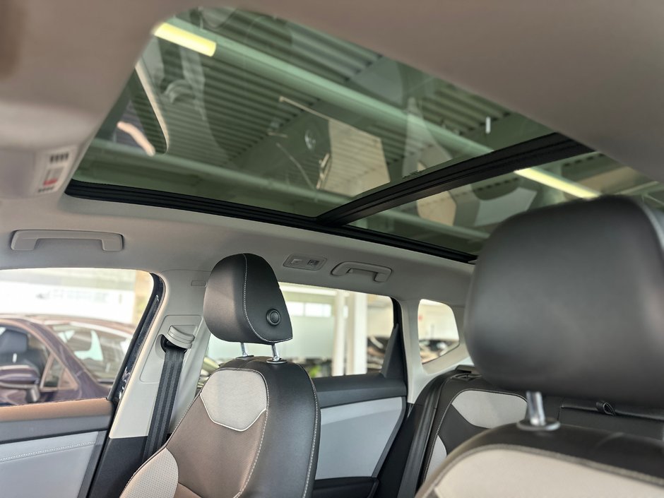 Volkswagen Taos Highline 2023-13