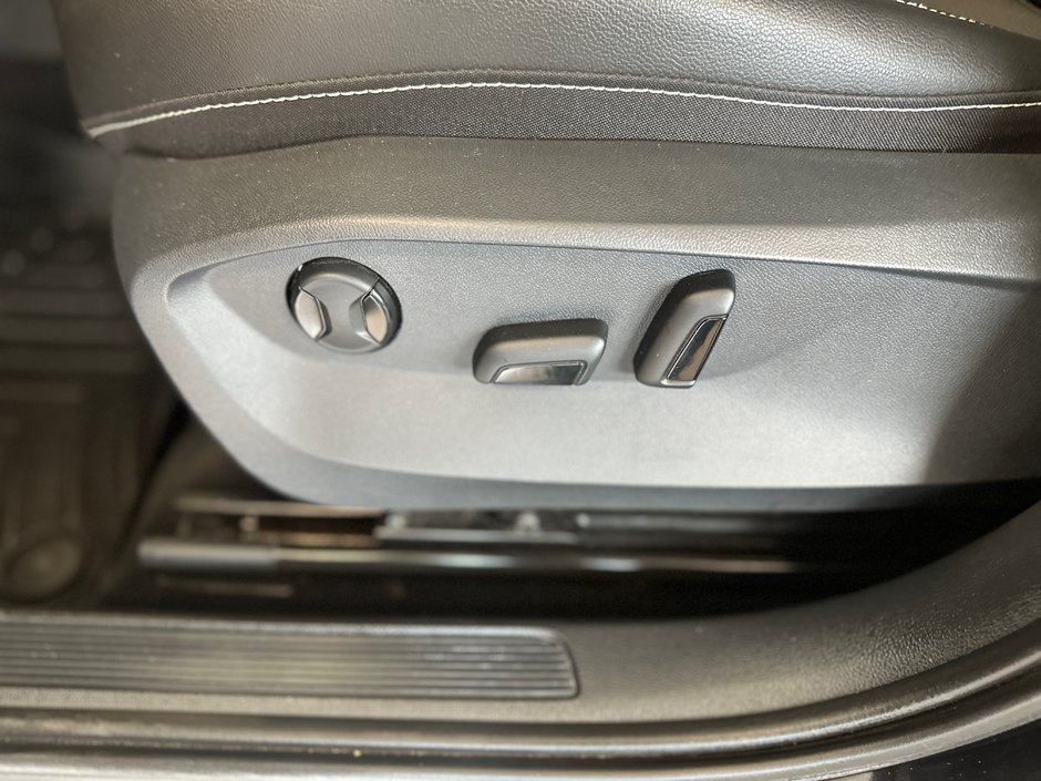 Volkswagen Taos Highline 2023-10