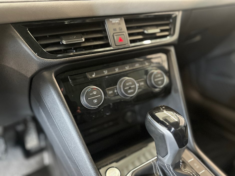 Volkswagen Taos Highline 2023-17