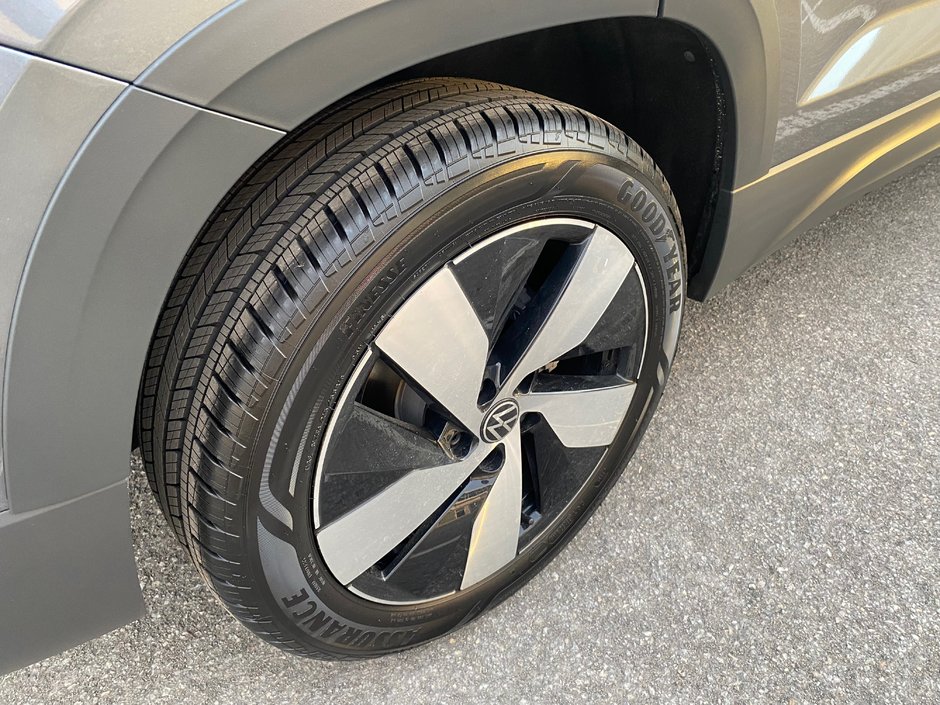 Volkswagen Taos Trendline 2025-3