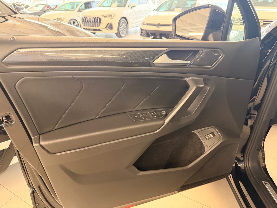 2021 Volkswagen Tiguan Highline R-line-11