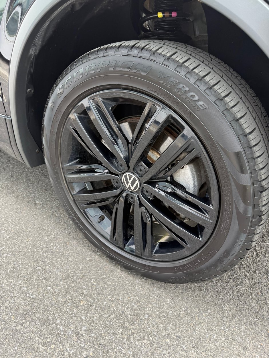 Volkswagen Tiguan Comfortline R-Line Black Edition 2022-15