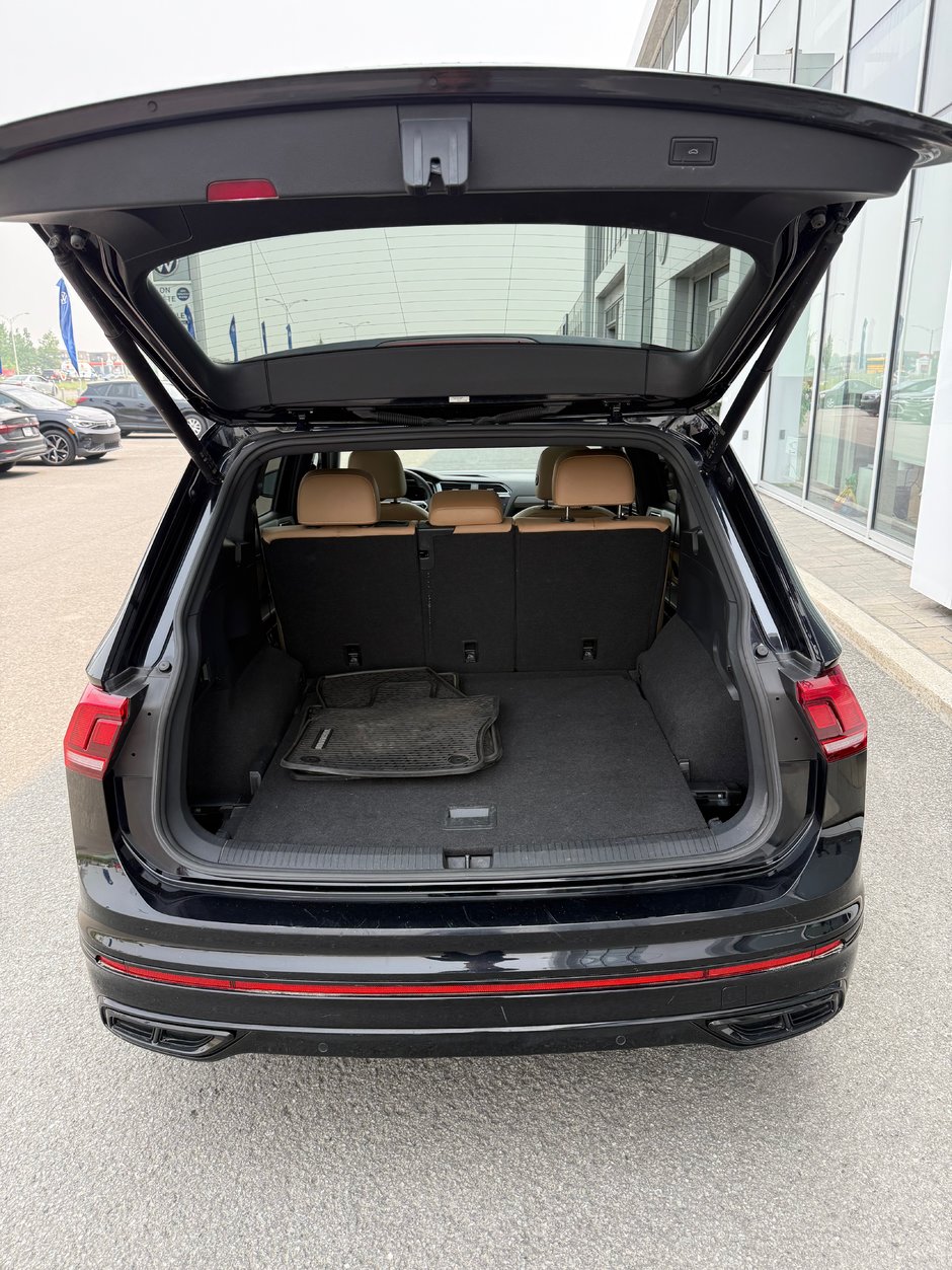 Volkswagen Tiguan Comfortline R-Line Black Edition 2022-17