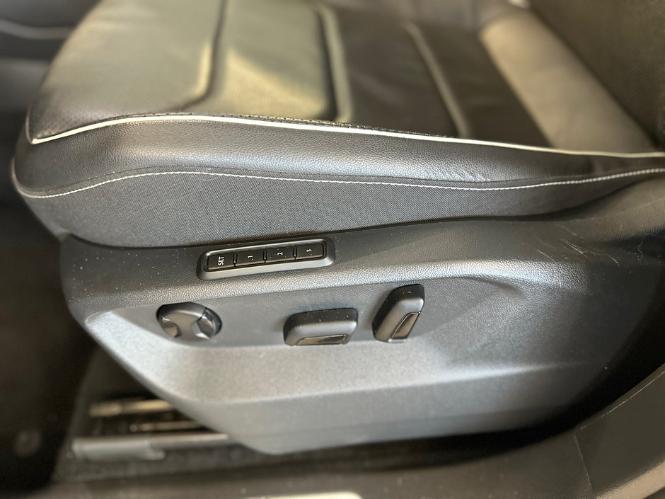 2022 Volkswagen Tiguan Highline R-Line-16