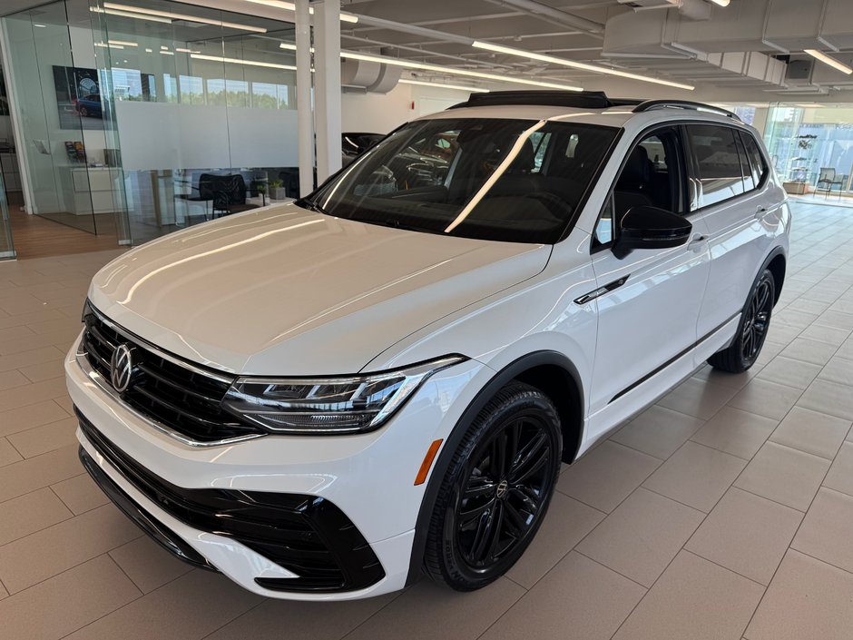 2022 Volkswagen Tiguan Comfortline R-Line Black Edition-2
