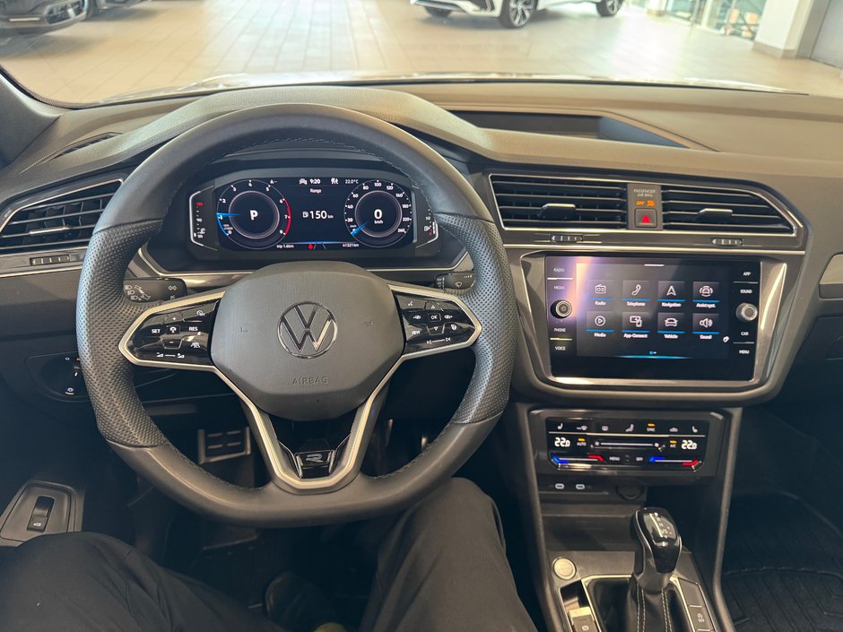 2022 Volkswagen Tiguan Comfortline R-Line Black Edition-9
