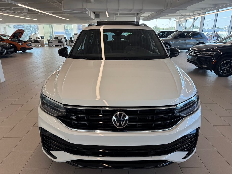 2022 Volkswagen Tiguan Comfortline R-Line Black Edition-1