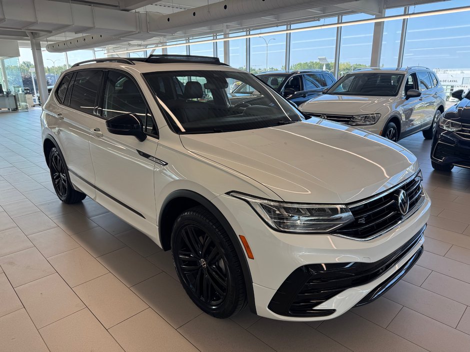 2022 Volkswagen Tiguan Comfortline R-Line Black Edition-0