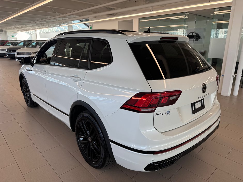 2022 Volkswagen Tiguan Comfortline R-Line Black Edition-3